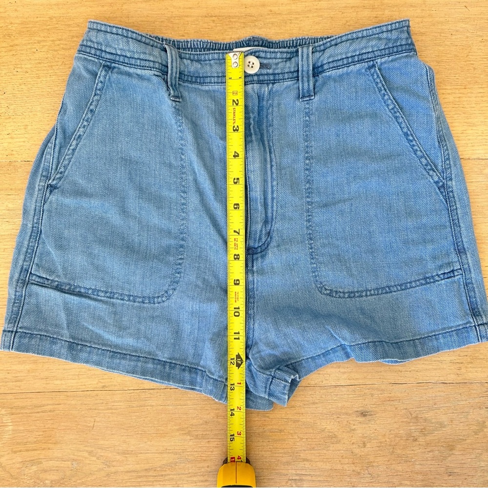 Madewell high rise patch pocket lightweight denim short - size S
